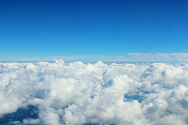 над облаками