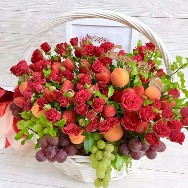 фруктово цветочная корзина