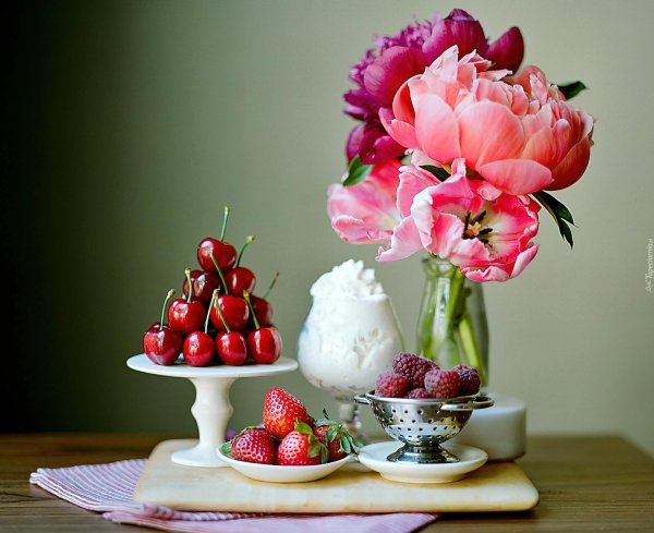 цветы и фрукты