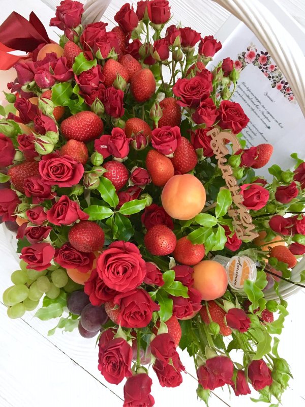 фруктово цветочная корзина