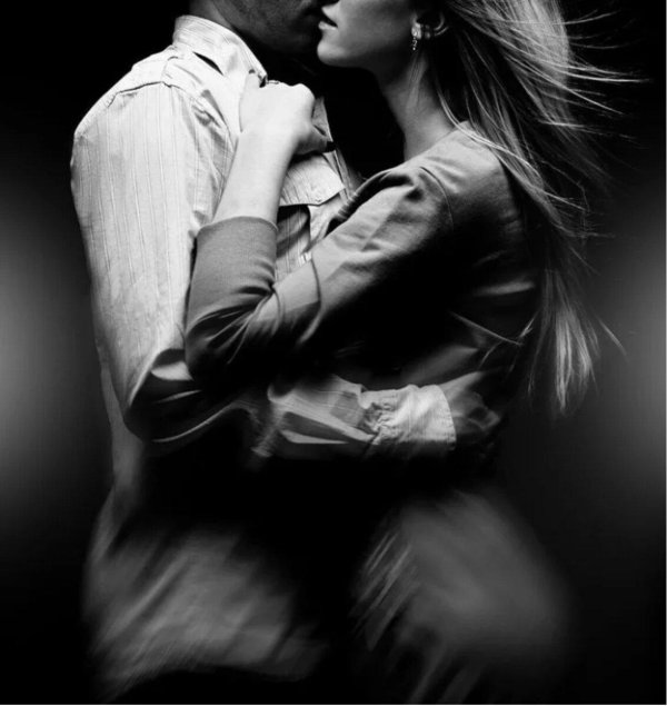 объятия влюбленных