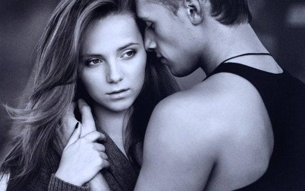 красивая девушка с парнем