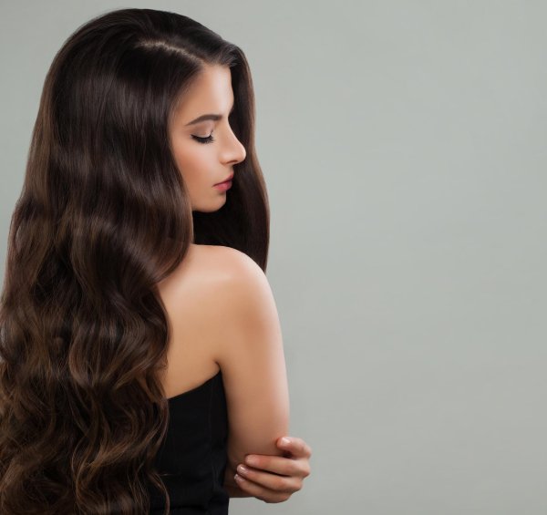 девушки с длинными волосами