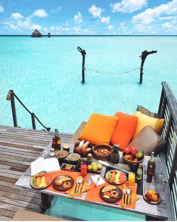 завтрак у моря