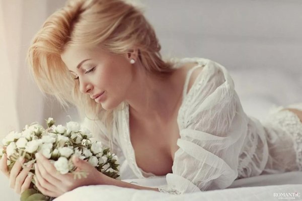 блондинка нежное утро