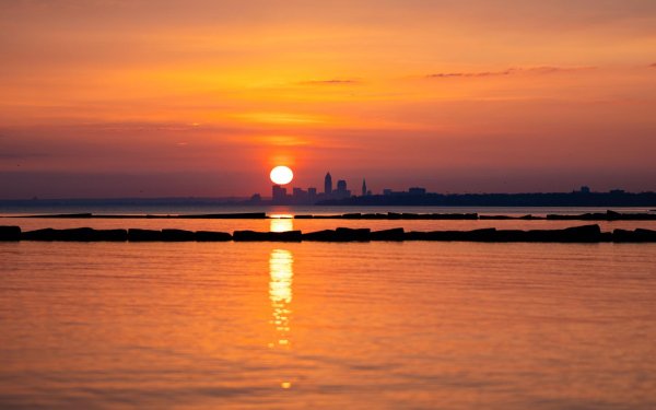 закат город