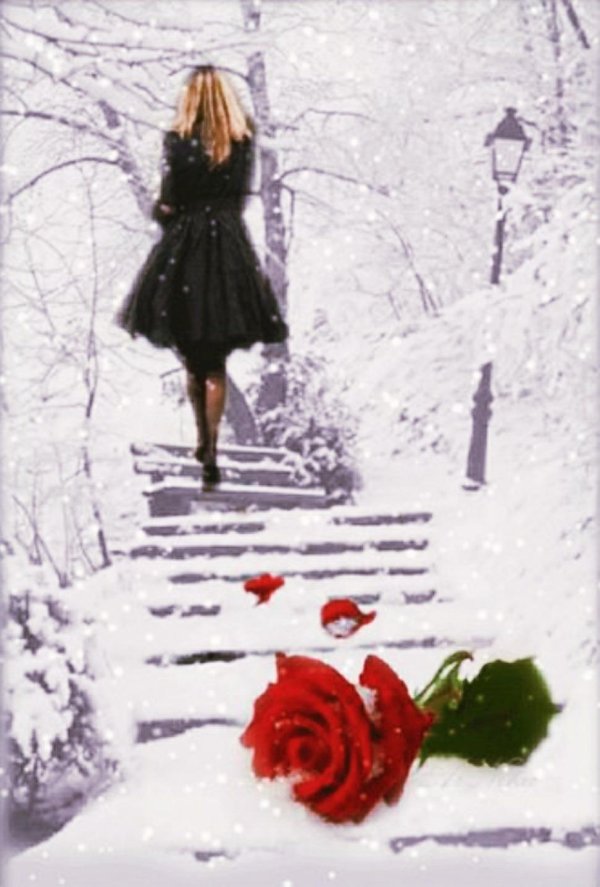 уходящая девушка