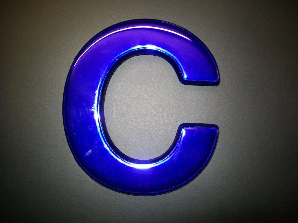 буквы синего цвета