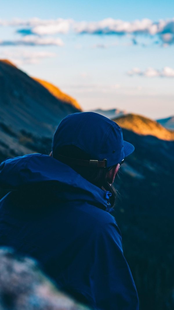 гора человек