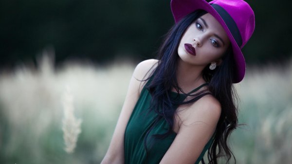 красивые девушки в шляпках