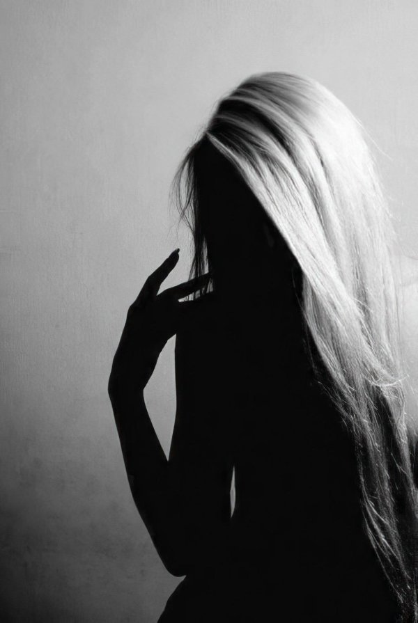 блондинка без лица