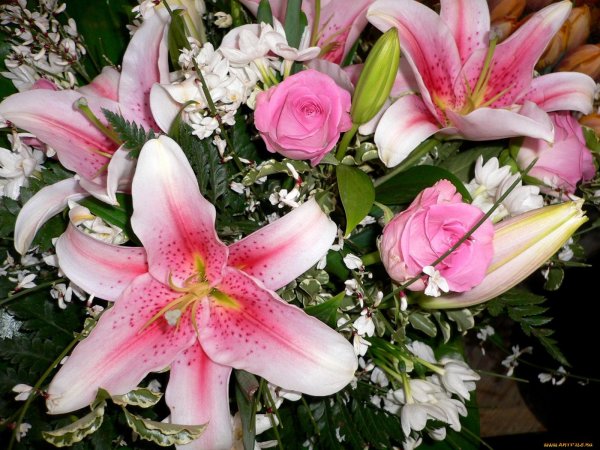 букет лилий
