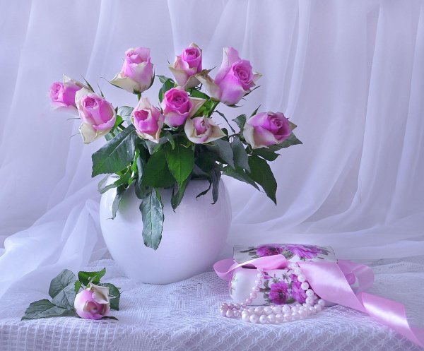 натюрморт розы