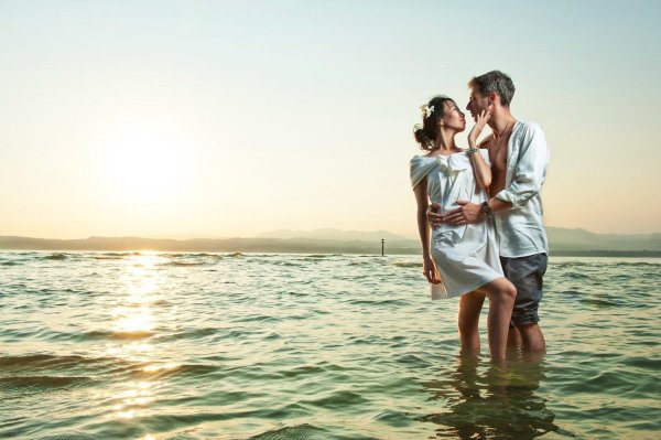 парочка на море