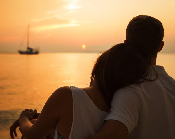 влюбленные со спины