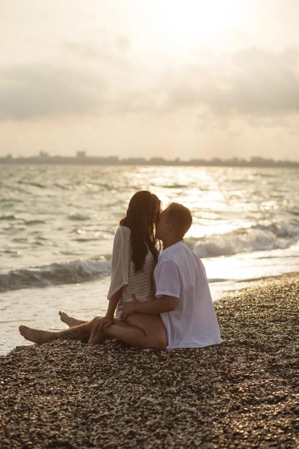 влюбленные на море