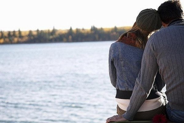 влюбленные со спины