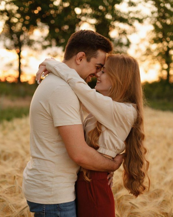 молодые влюбленные