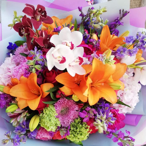 разноцветные букеты