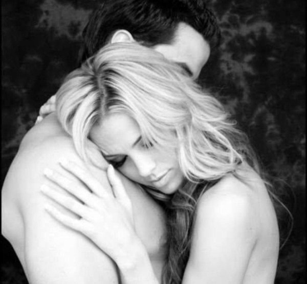 нежное объятие