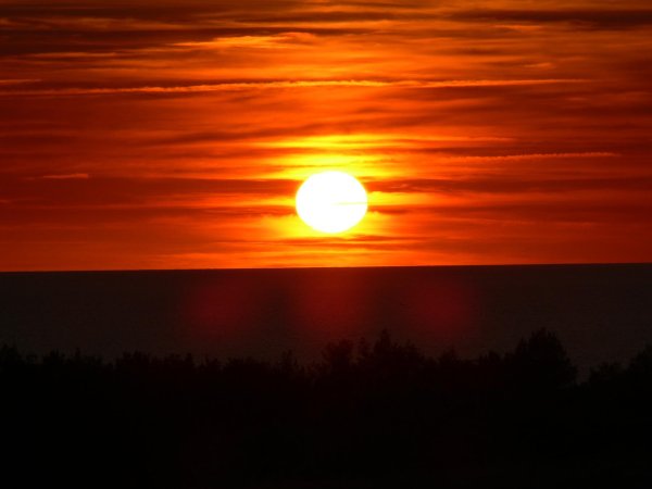 солнце красное