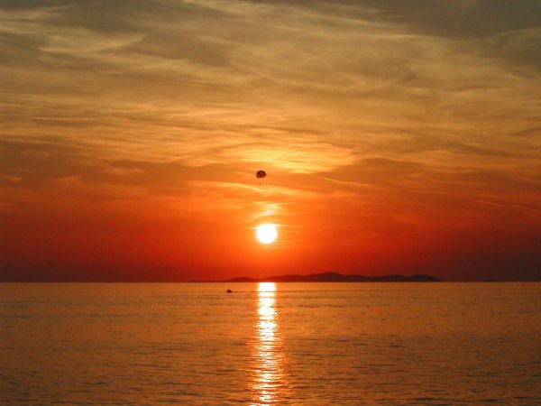 солнце море