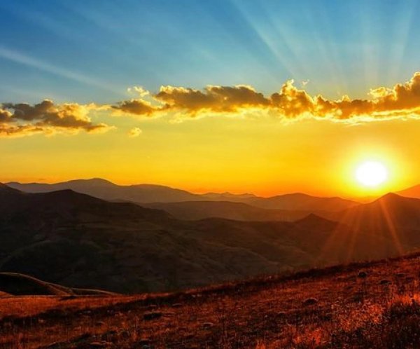 рассвет в горах