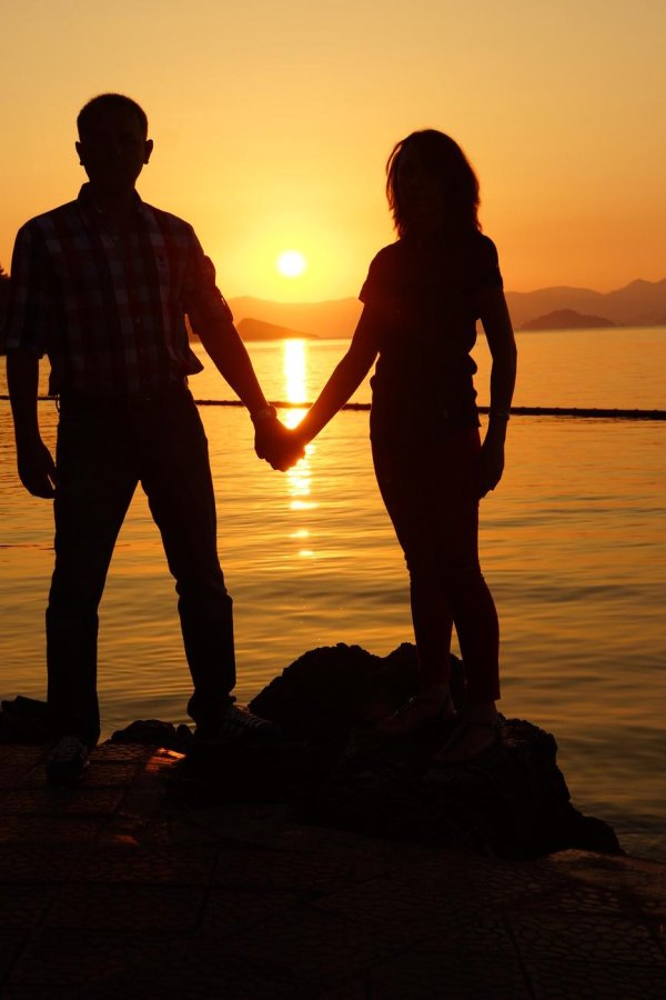 силуэт мужчины и женщины вместе