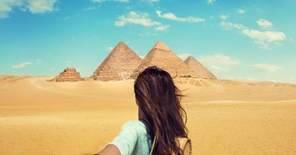 туристы в египте