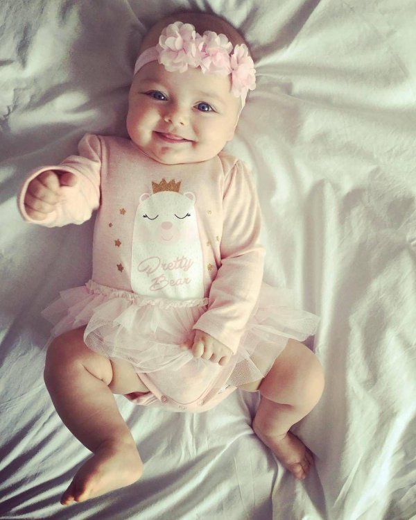 красивые новорожденные девочки