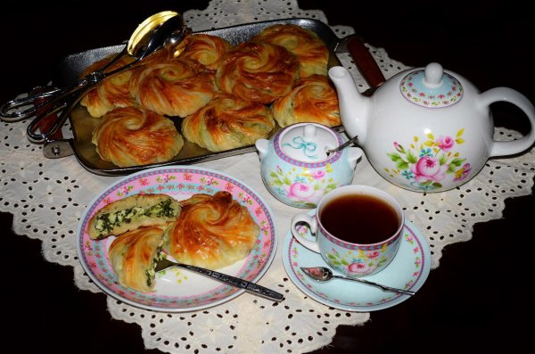 чай с пирожками