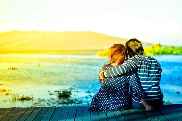 влюбленные со спины