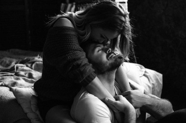 нежное объятие