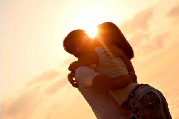 влюбленные на рассвете