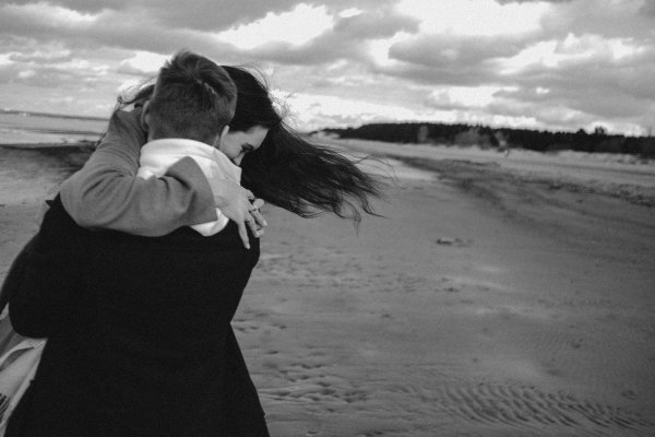 белоконь любовь к объятьям