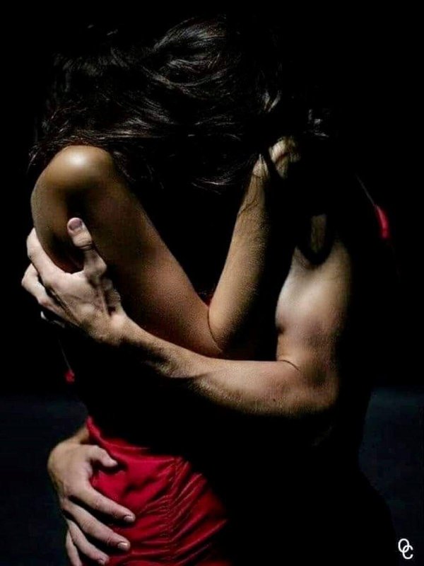 страстное объятие