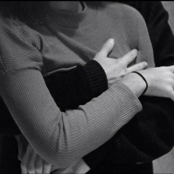 обнимашки людей без лиц