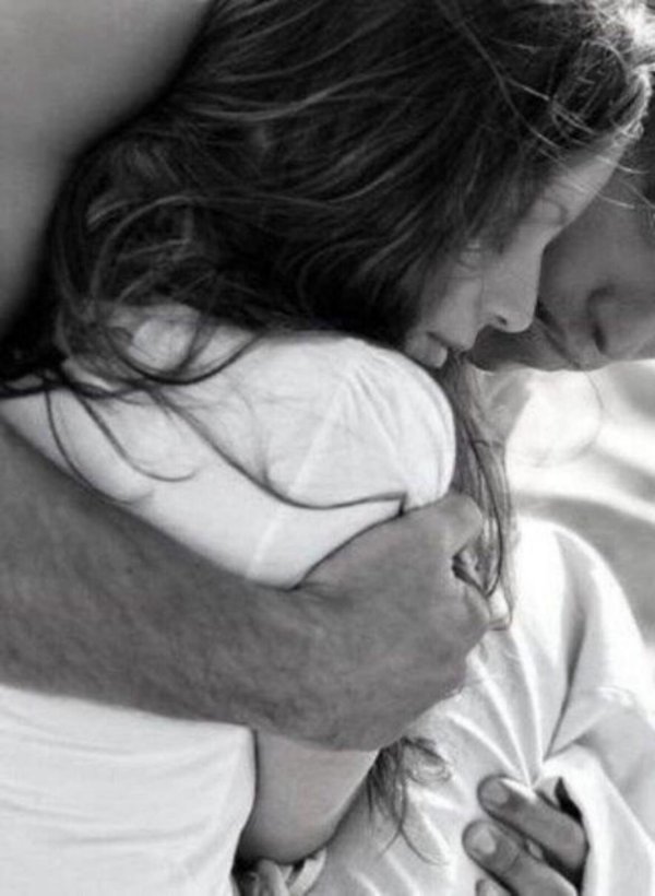 нежное объятие