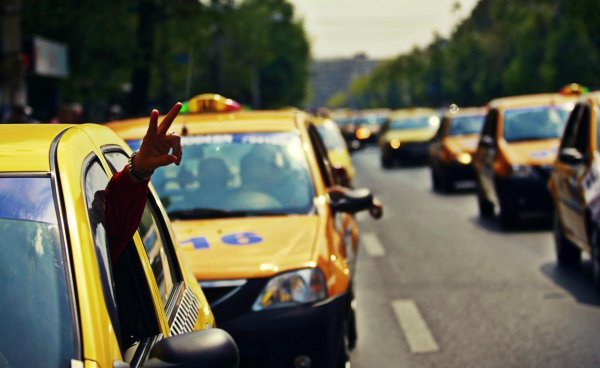 водители такси
