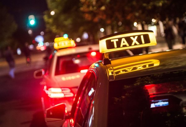 водители такси
