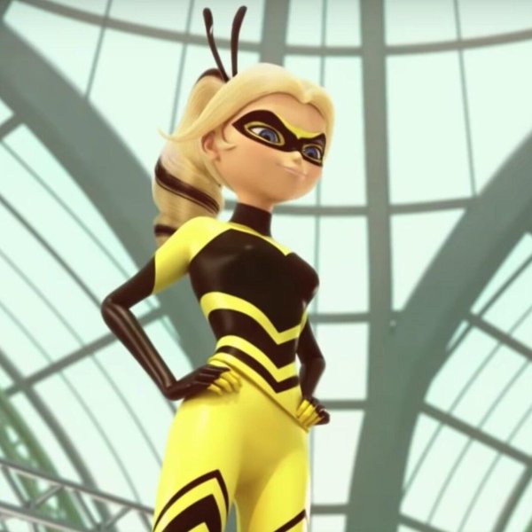 хлоя квин би