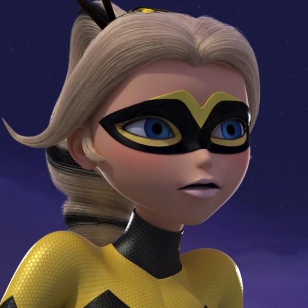 хлоя квин би