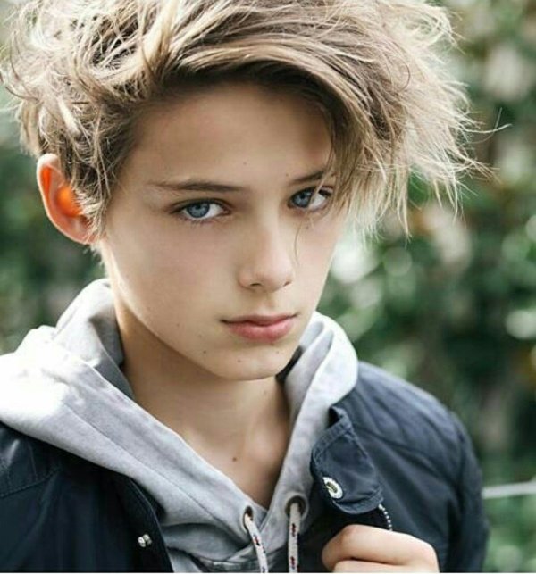 красивая мальчик