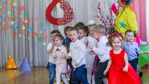 утренник на 8 марта