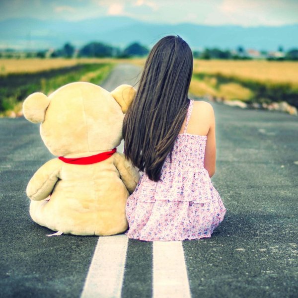 девочка с мишкой