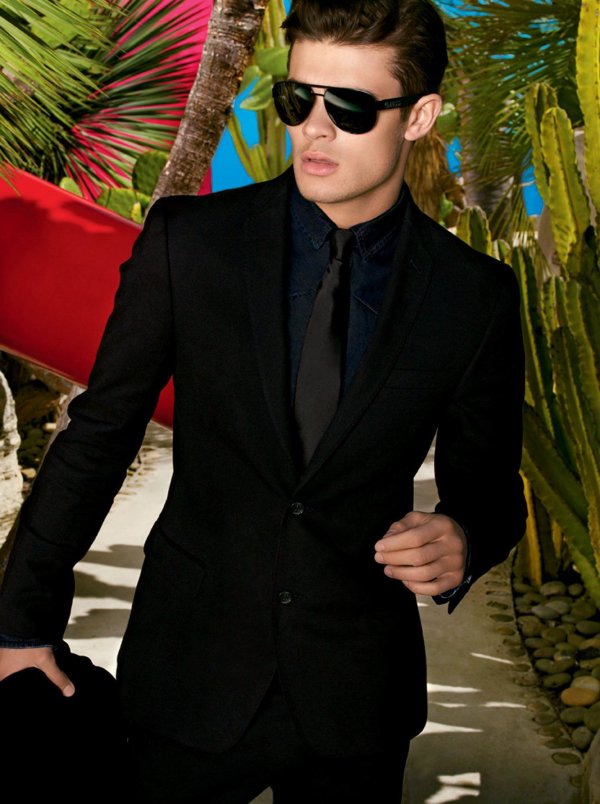 мужской черный костюм