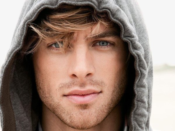 красивое лицо мужчины