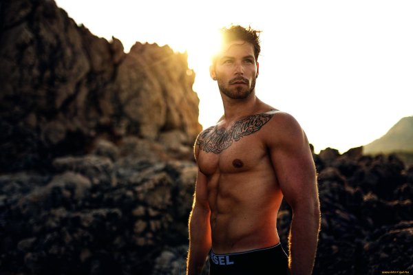 красивый брутальный парень