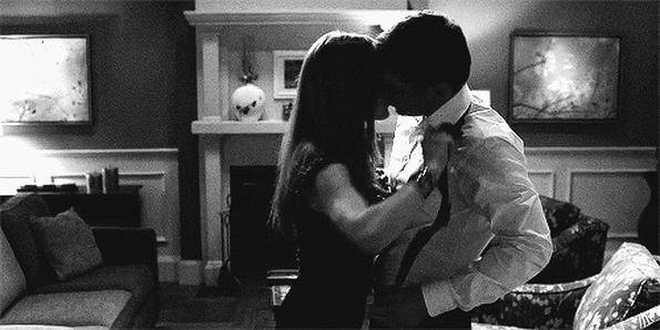 прижал к стене