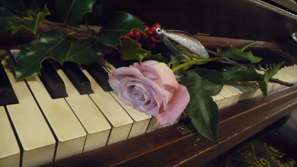 красивое пианино